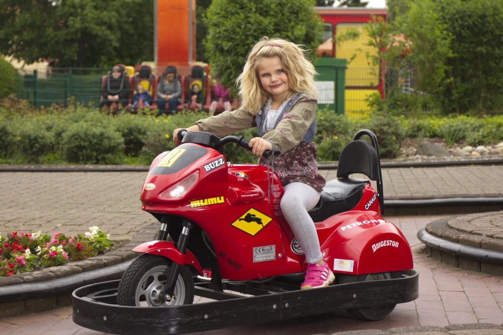 Kindermotorräder Fahrgeschäft im potts park Minden