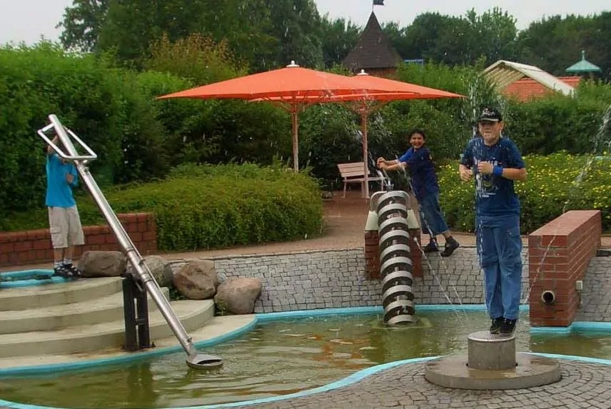 Pumpenbrunnen im Freigelände