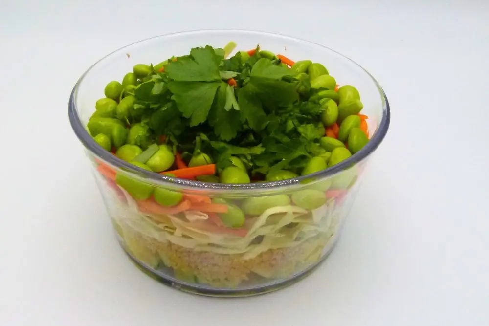 Salat mit Couscous und Gemüse